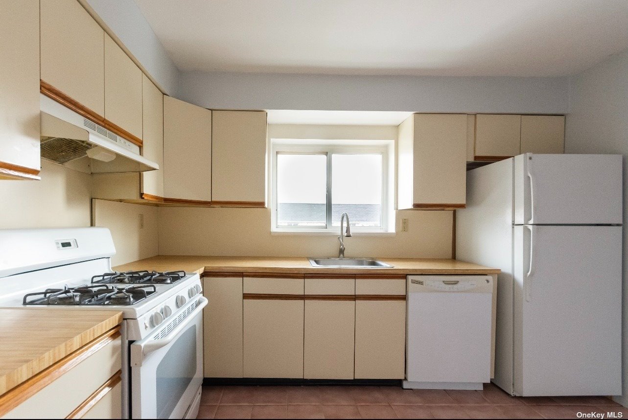 Apartment 210th  Queens, NY 11361, MLS-3520749-9