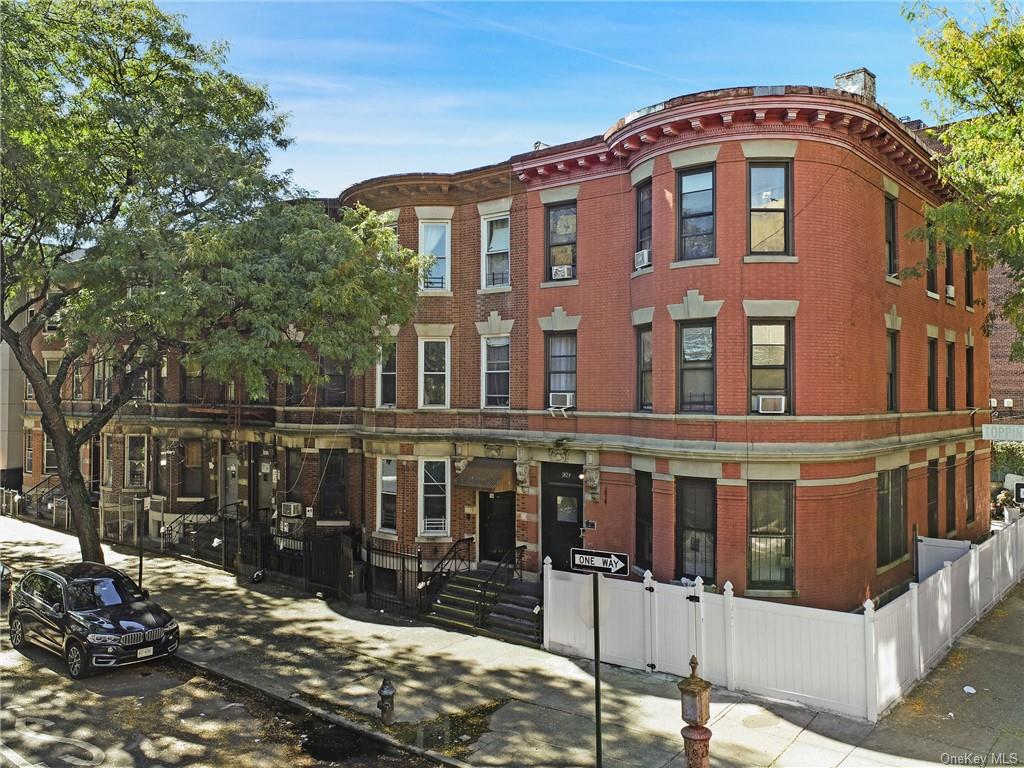 Single Family Topping  Bronx, NY 10457, MLS-H6273977-9